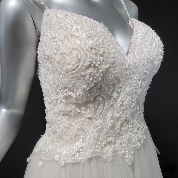 NWT~$2599~ALLURE BRIDAL~8/10~IVORY BEADED BALL GOWN FIT & FLARE WEDDING DRESS - Picture 9 of 16